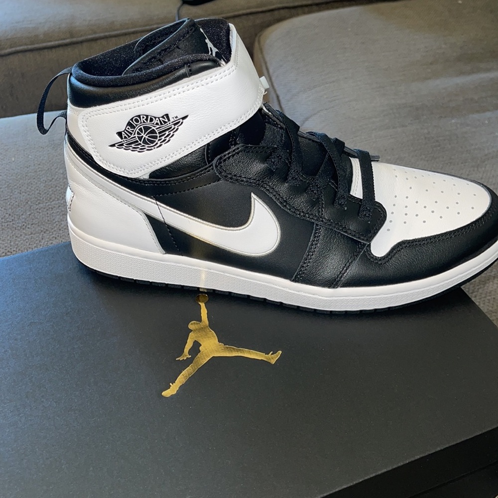 AIR JORDAN 1 HI FLYEASE